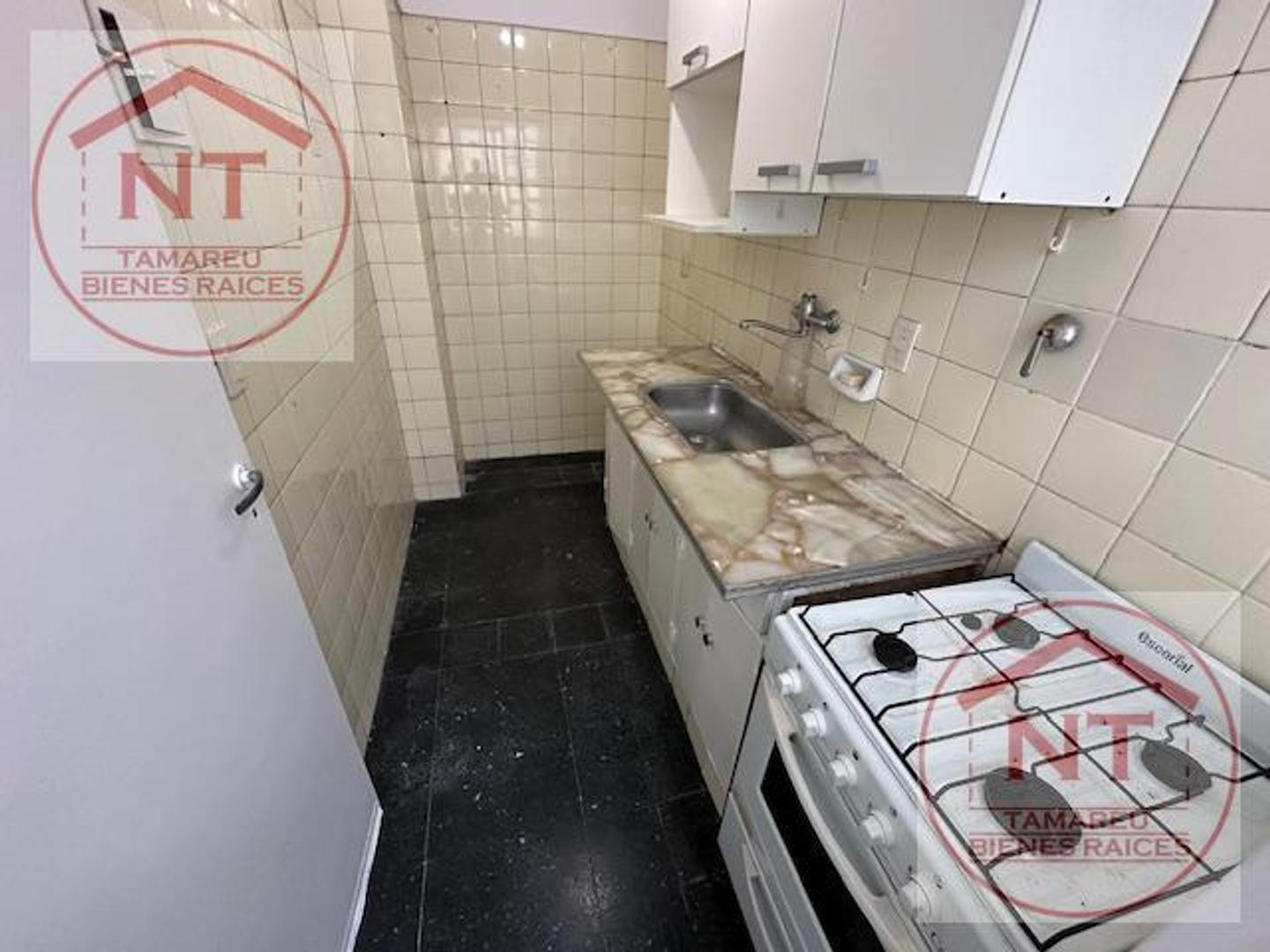 Av Rivadavia  al 3900