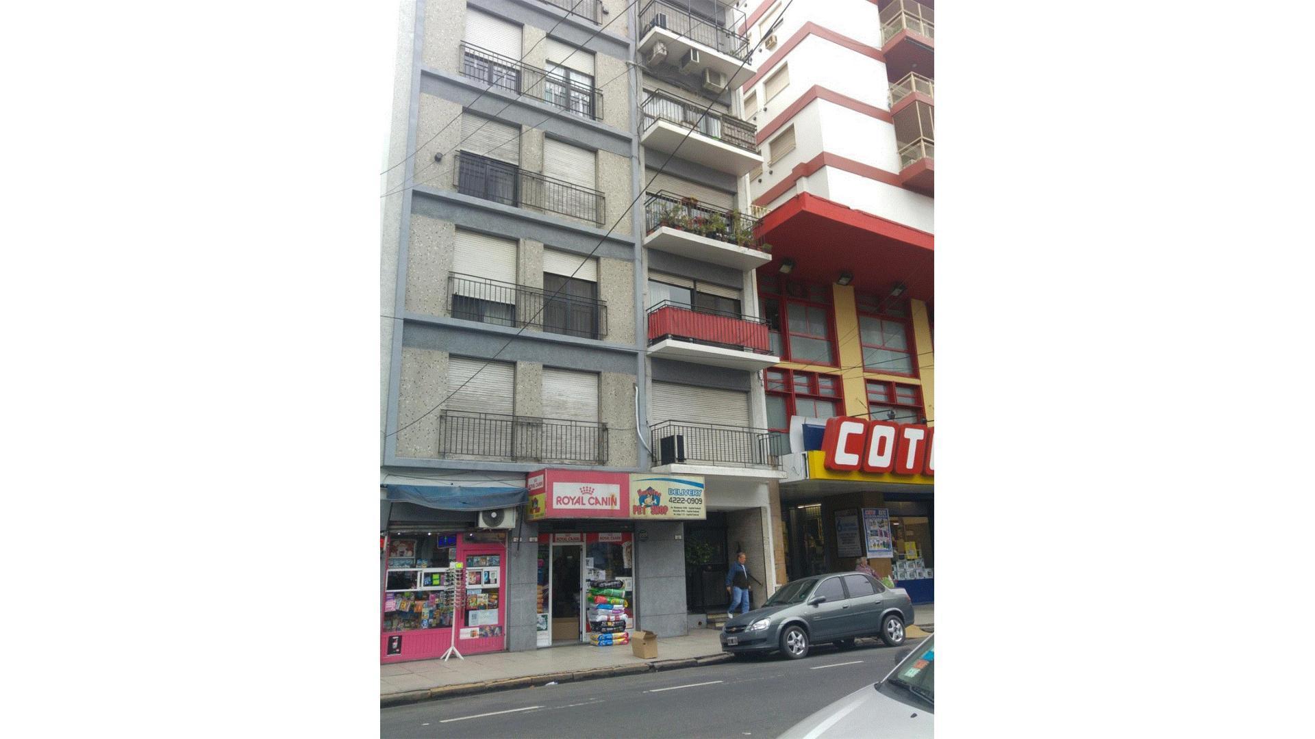 AVELLANEDA CENTRO 4 AMBIENTES CON DEPCIAS