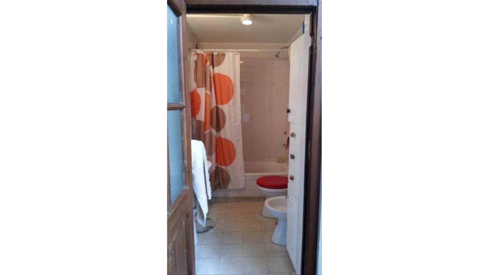 Depto Tipo Casa en Venta 70 años