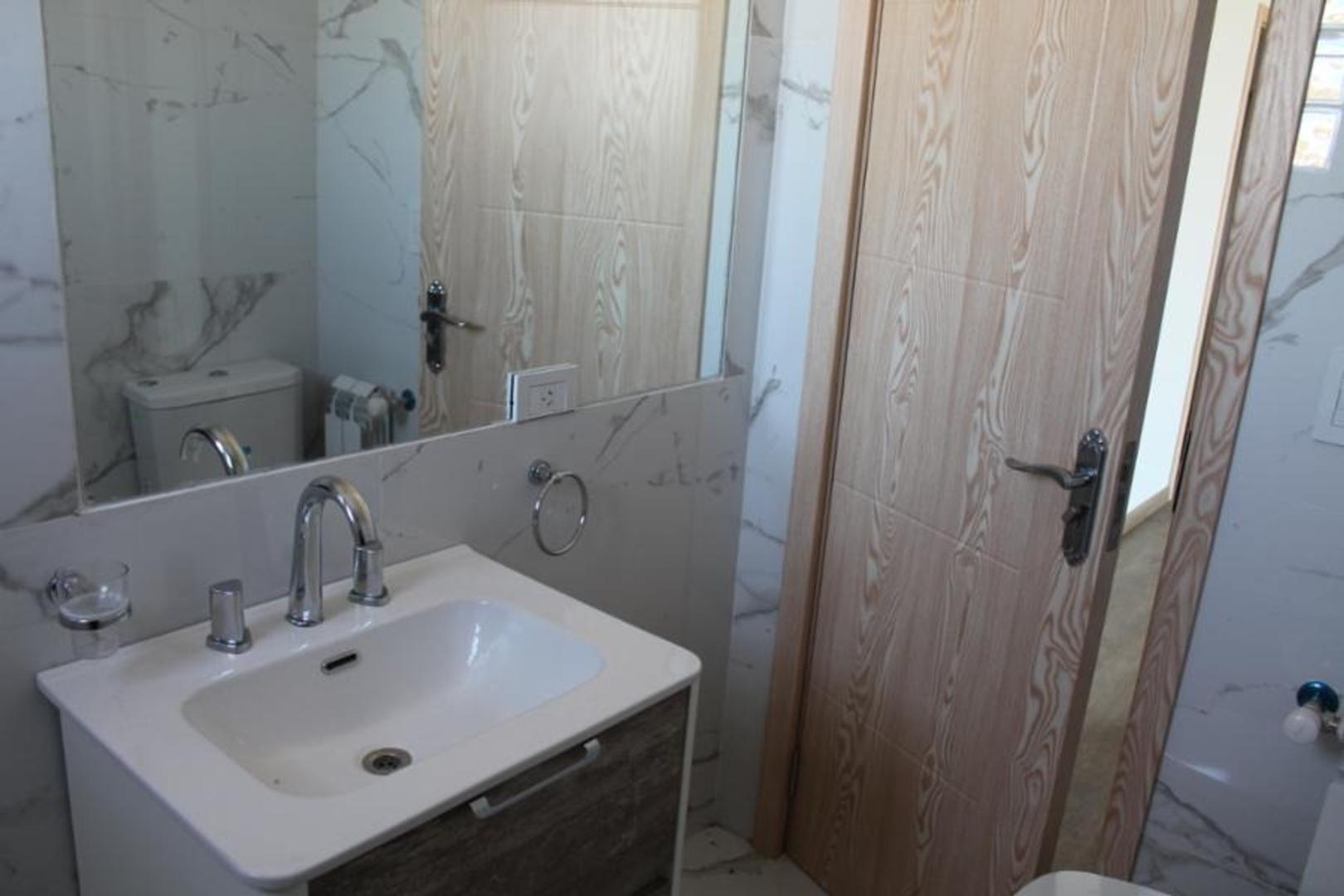 Departamento de 2 Amb. con balcones aterrazados y parrilla