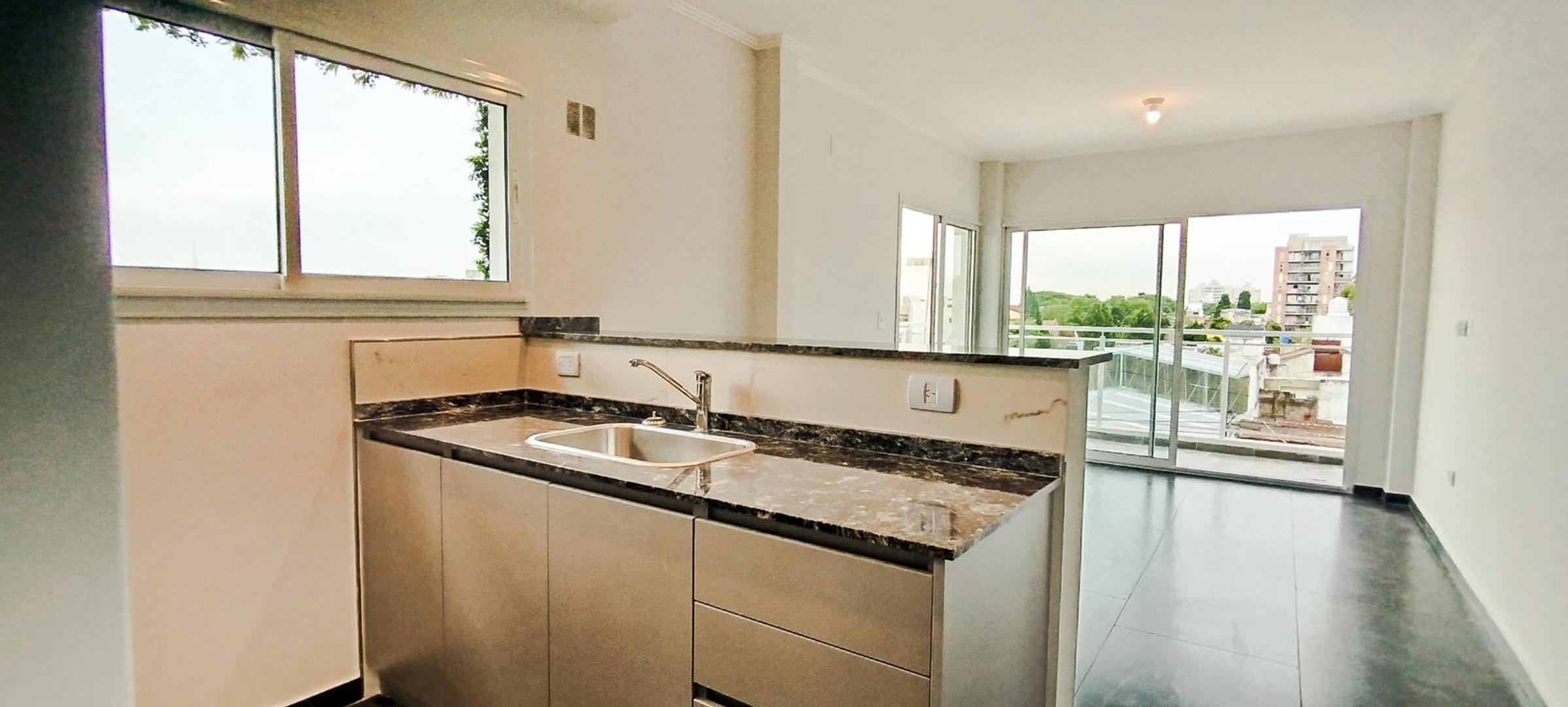 Departamento 3 ambientes en 25 de mayo 1600 3° C- S.Martin(Ctro)