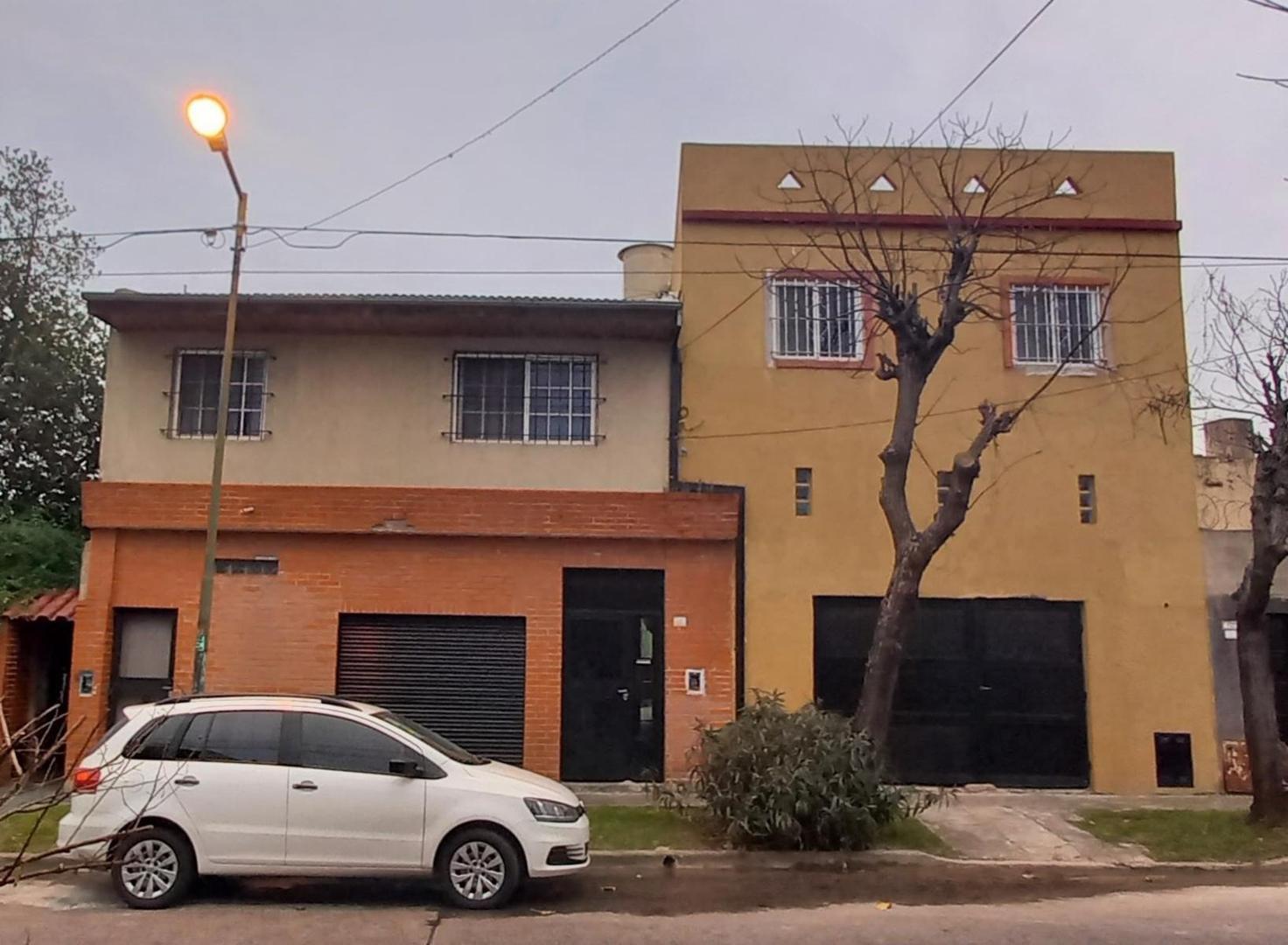 Venta - 5 viviendas en un bloque + cocheras - V.Ballester