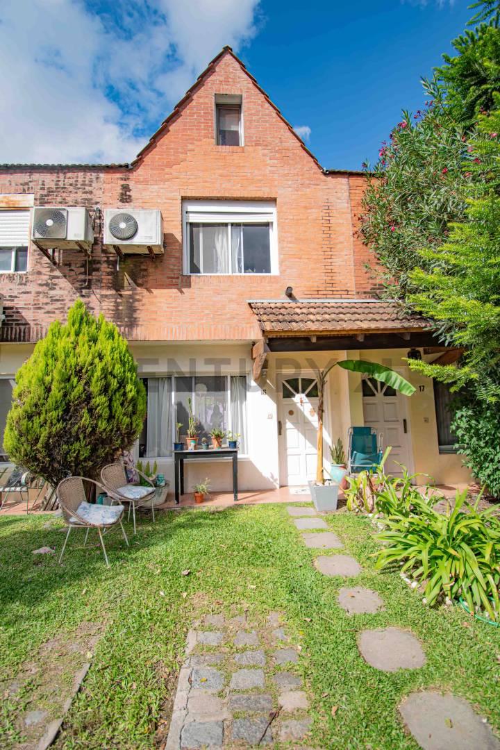 Casa en Venta con 1 cochera