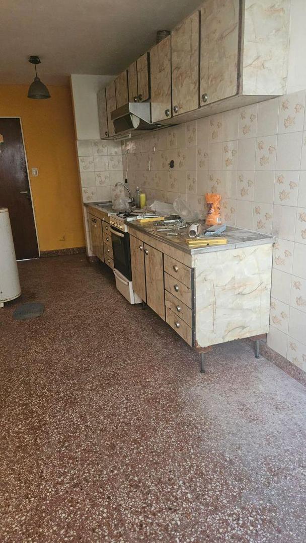 depto 4 amb c/amplio patio c/parrilla