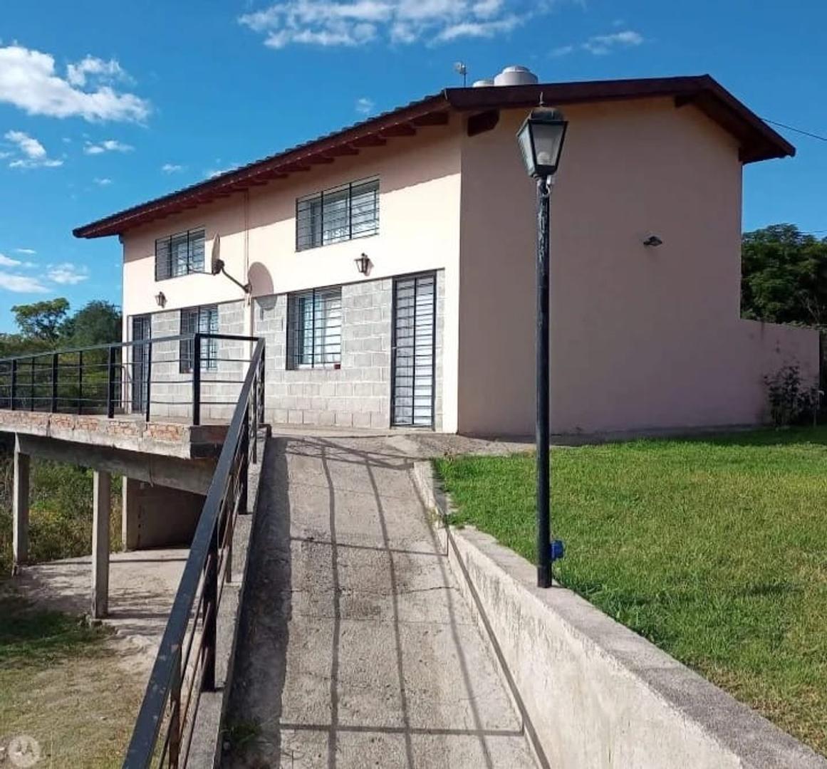 Casa en Venta con 2 cocheras