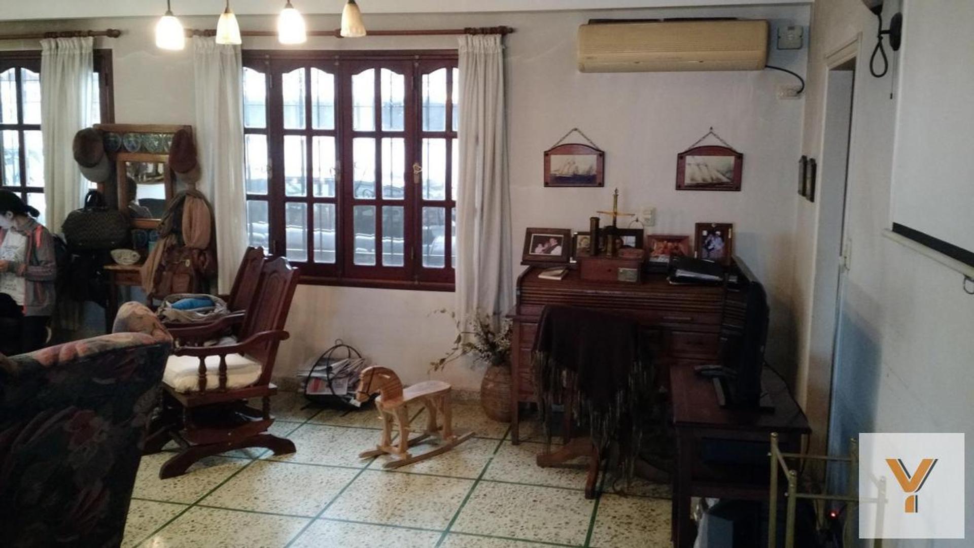 Casa en Venta con 5 cocheras