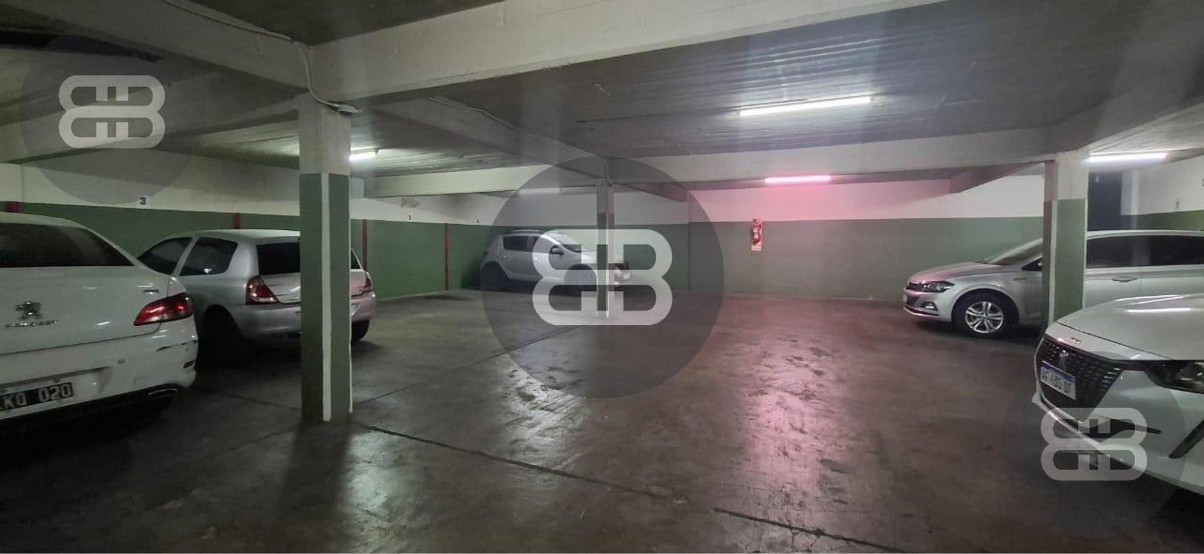 Cochera en venta - Villa ballester centro