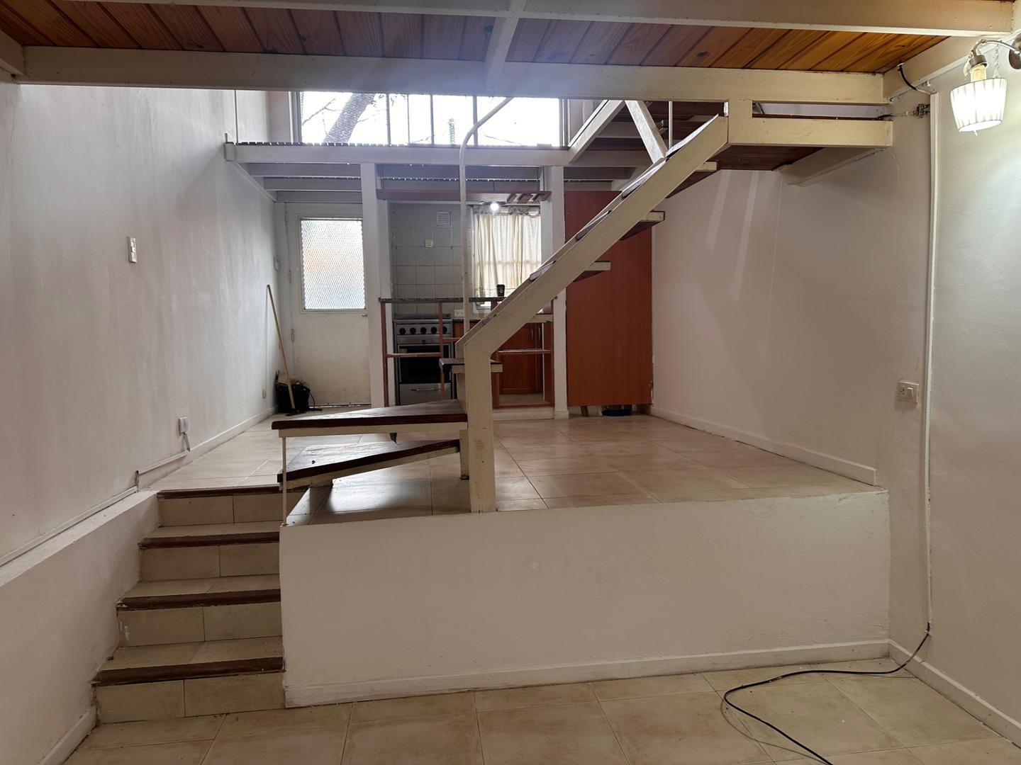 Depto Tipo Casa en Alquiler de 2 ambientes