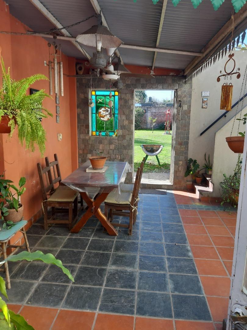 CASA DE 3 AMBIENTES + GALPON + DEPARTAMENTO P.A APTO CREDITO