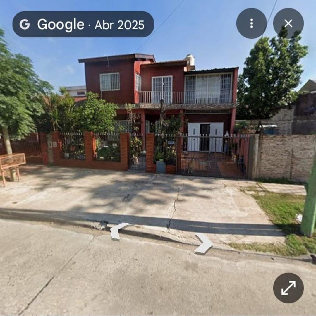 casa planta baja y alta 4  ambientes con pileta climatizada