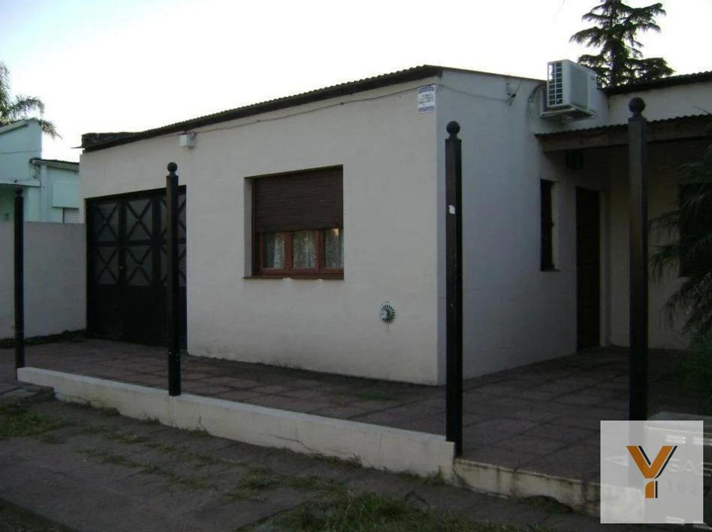 Casa en venta - 3 Dormitorios 1 Baño - Cochera - 400Mts2 - San Andrés de Giles