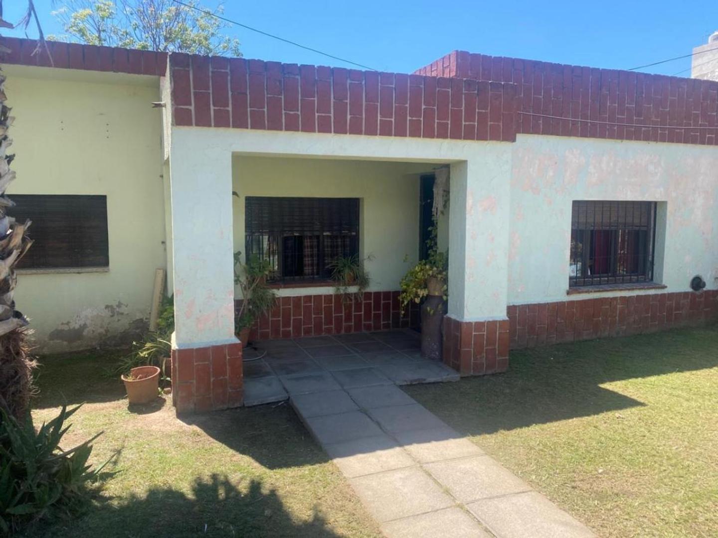 CASA 3 DORMITORIOS + DEPTO 2 DORM | BARRIO LOS BOULEVARES