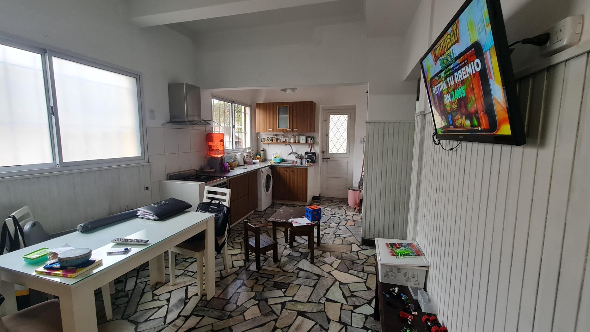 Casa 4 ambientes con 1 baño