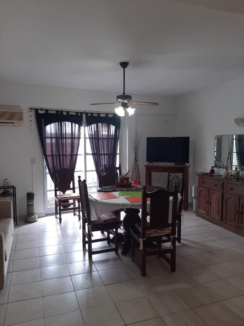 Departamento en primer piso con terraza. ACEPTA PERMUTA