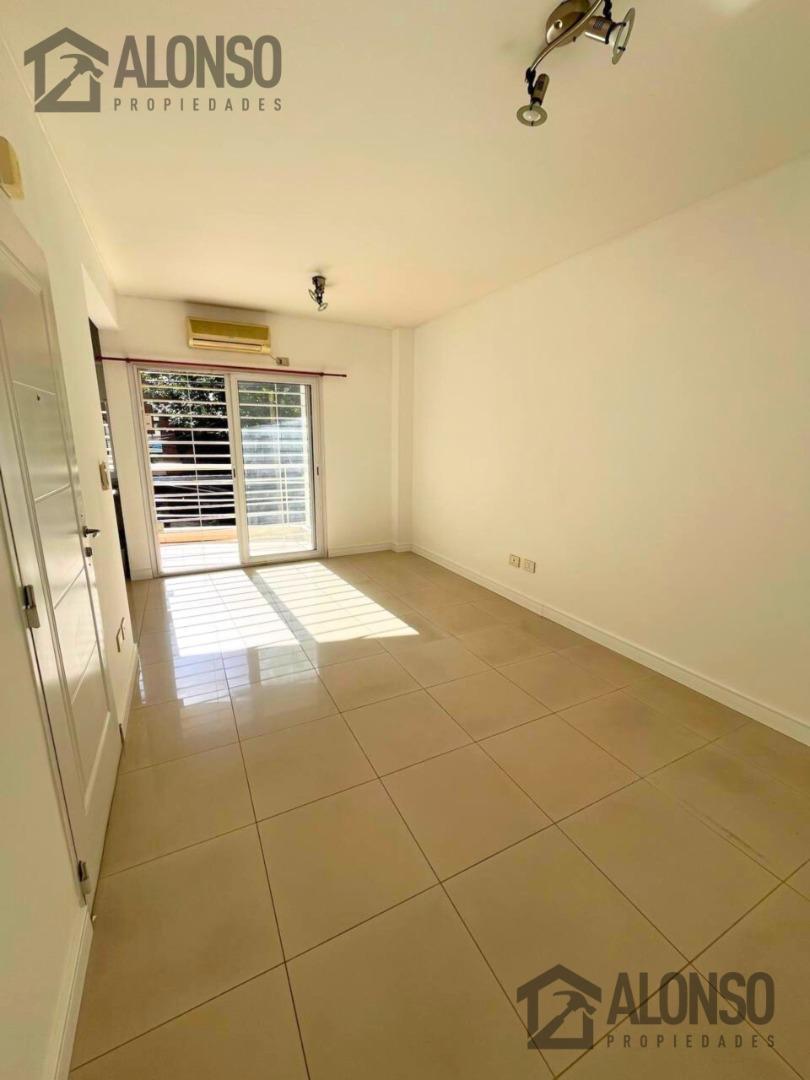 Iberlucea 2620 , Piso 1