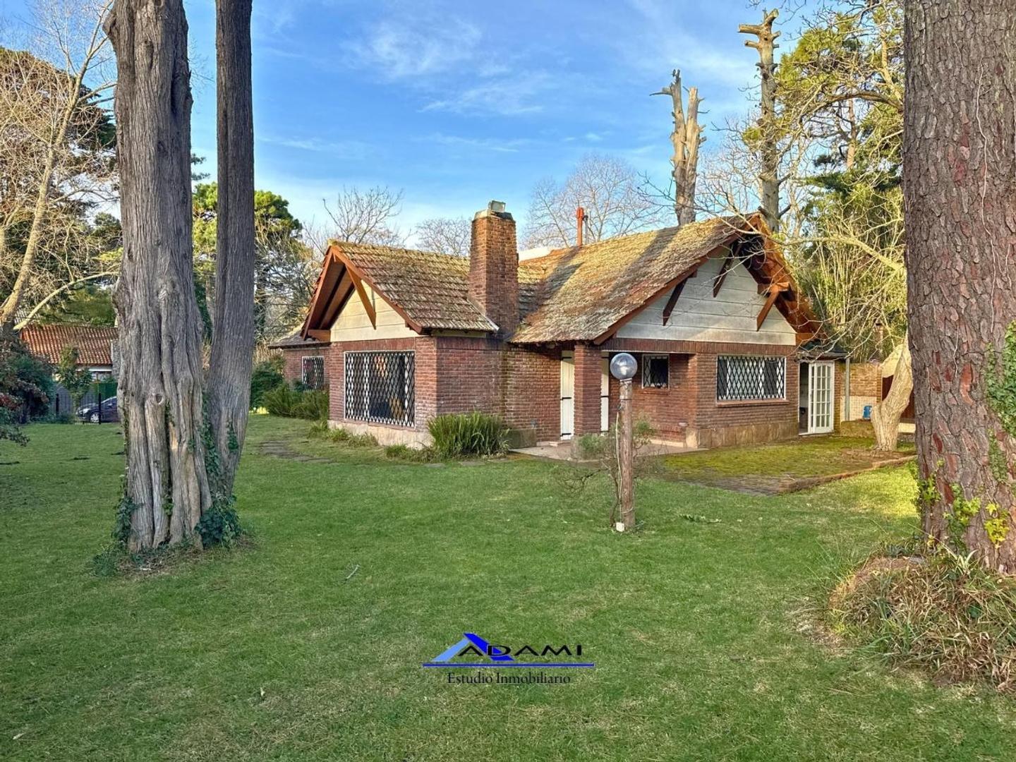 Chalet de 6 ambientes a la venta en Barrio Norte - Gesell