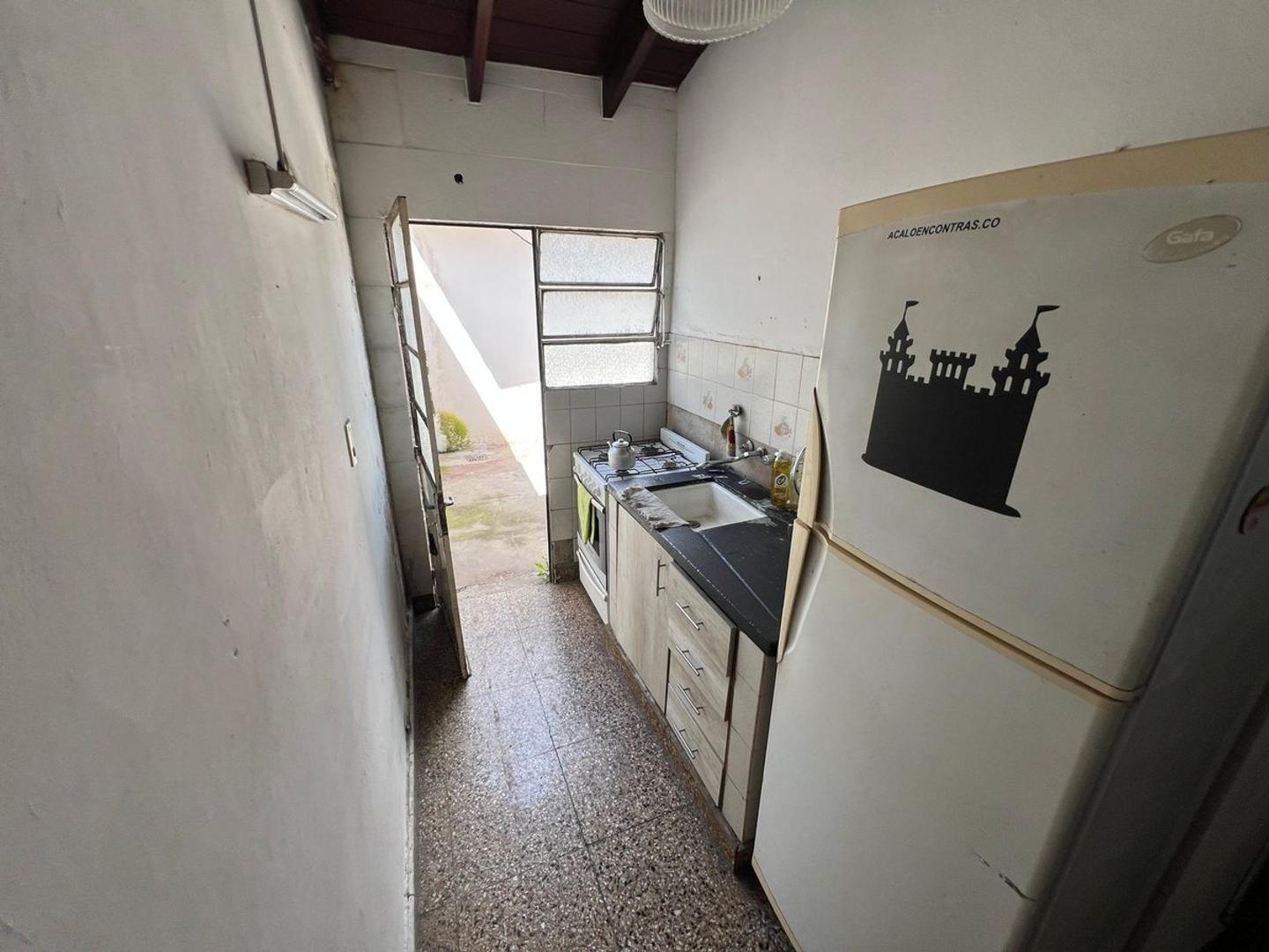 Casa 2 ambientes con 1 baño