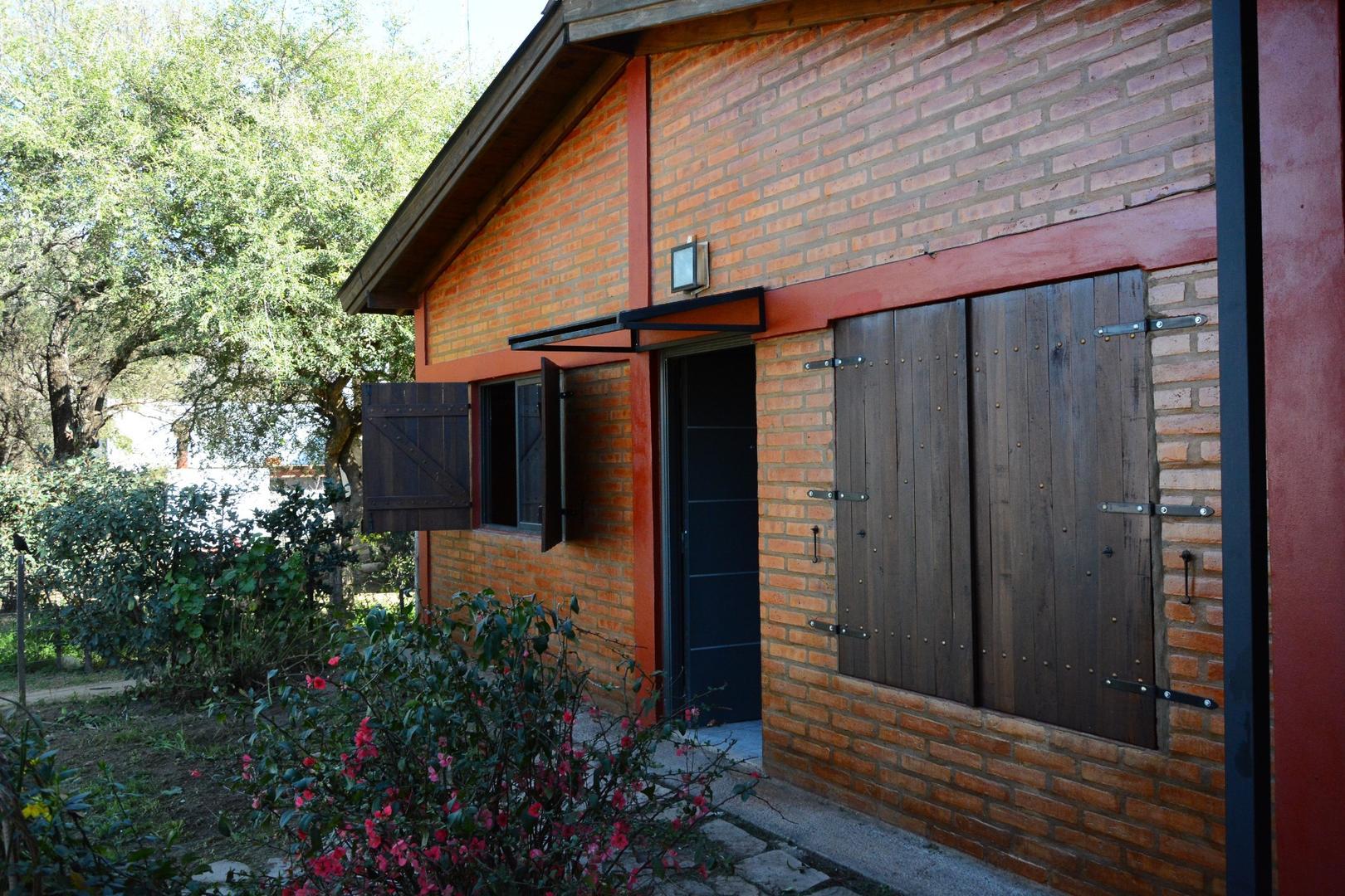 Casa 2 ambientes con 1 baño