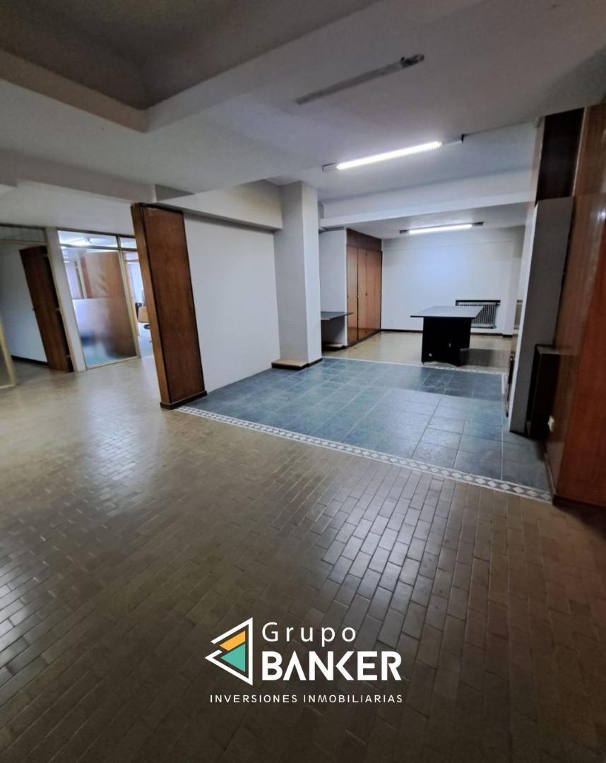 Oficina en Alquiler. Avenida General Paz N° 34, piso 1