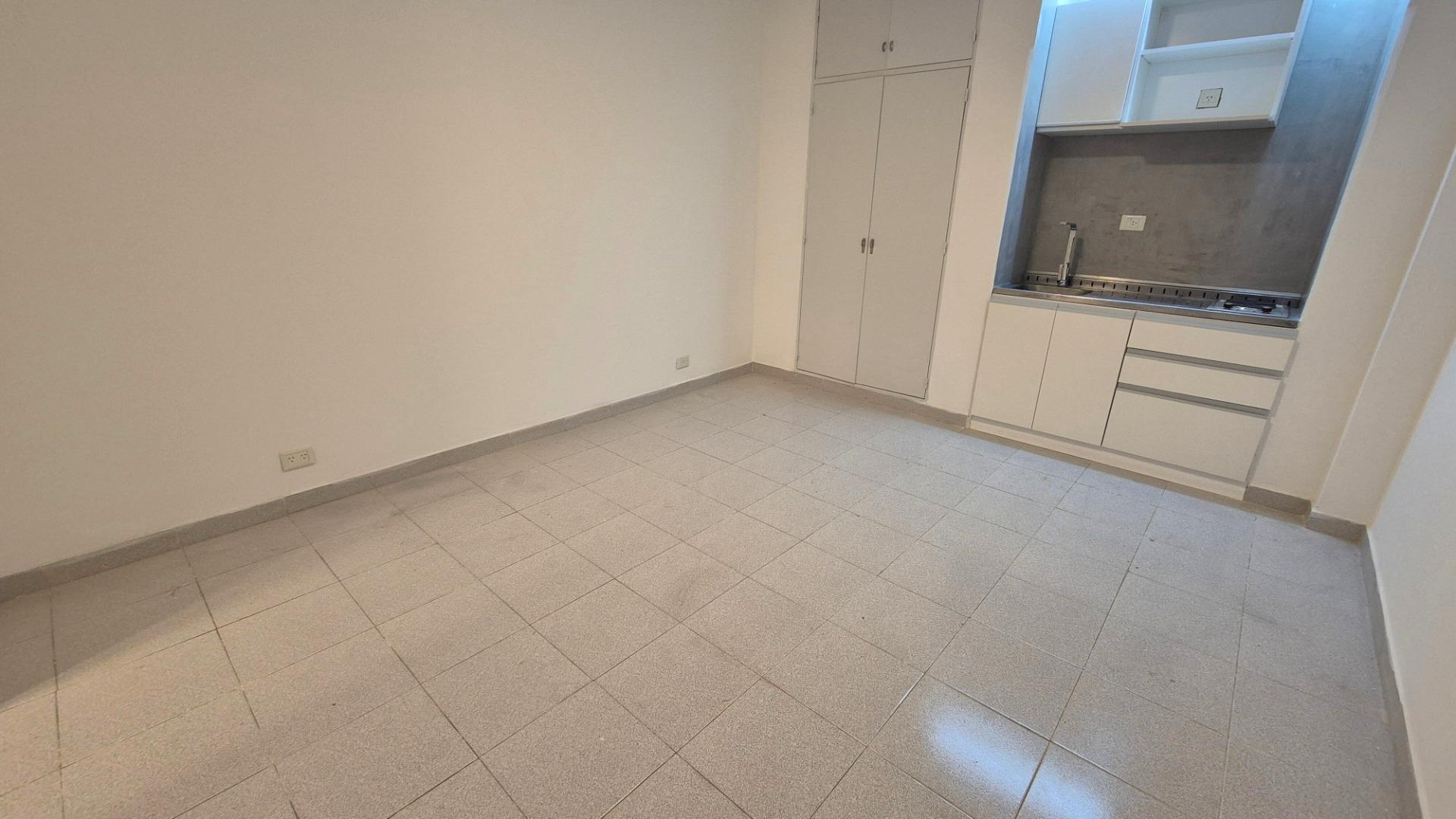 Sarmiento 1200, Piso 4