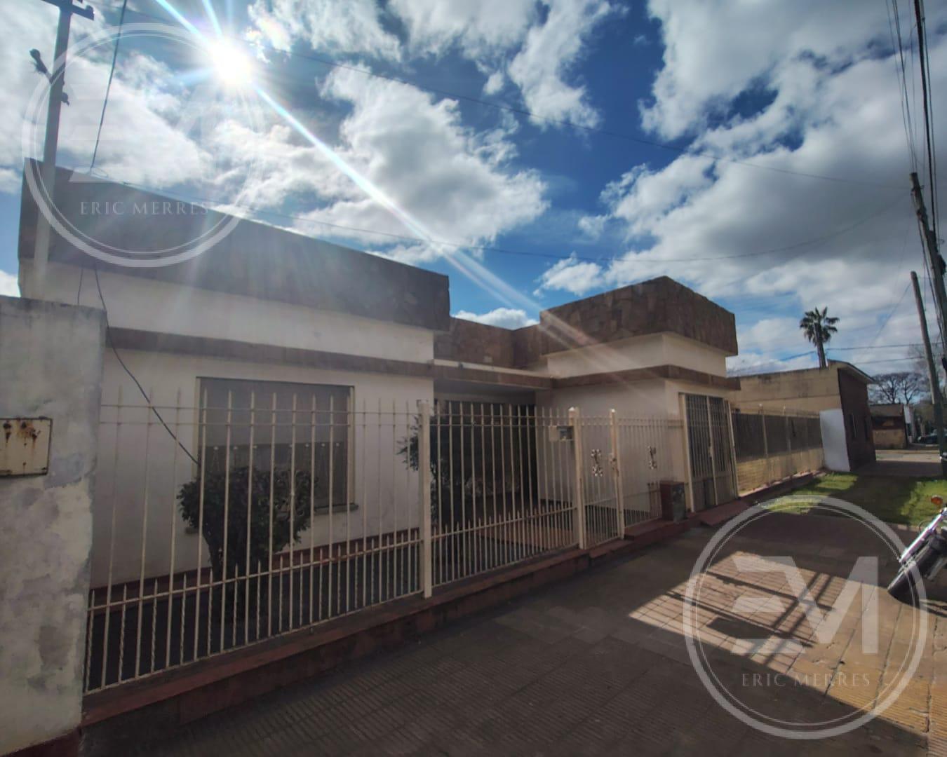 Casa con Departamento en venta en Monte Grande