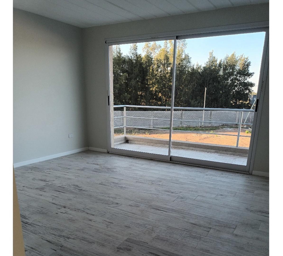 CASA EN VENTA 5 AMB. A ESTRENAR BARRIO LAGOS DE CANNING