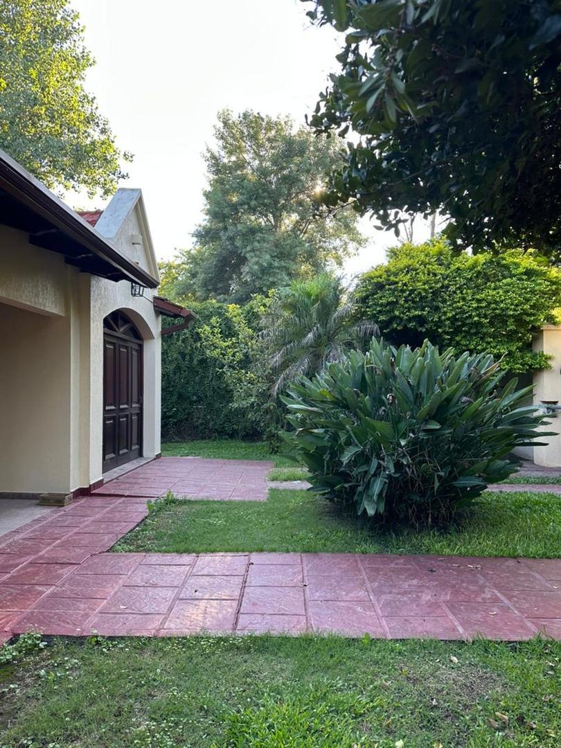 Casa en Alquiler de 3 dormitorios