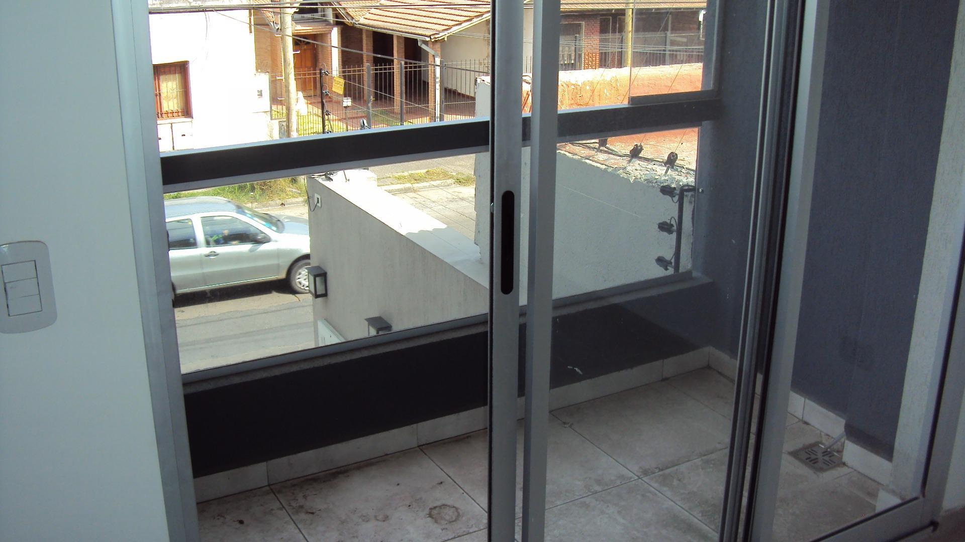 Departamento en Alquiler en Moron Sur, $ 700.000