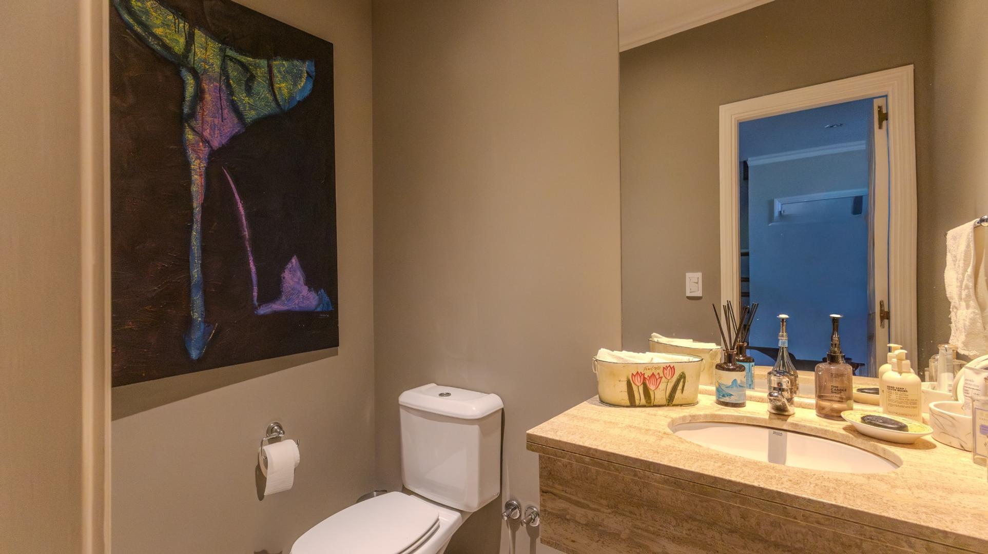 Casa 5 ambientes con 5 baños