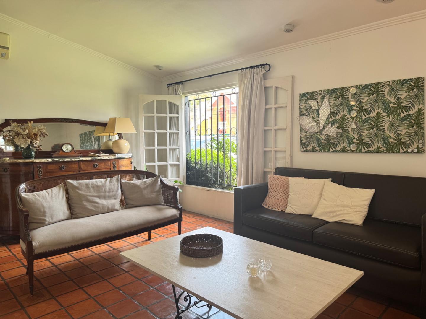 Casa 5 ambientes con 3 baños