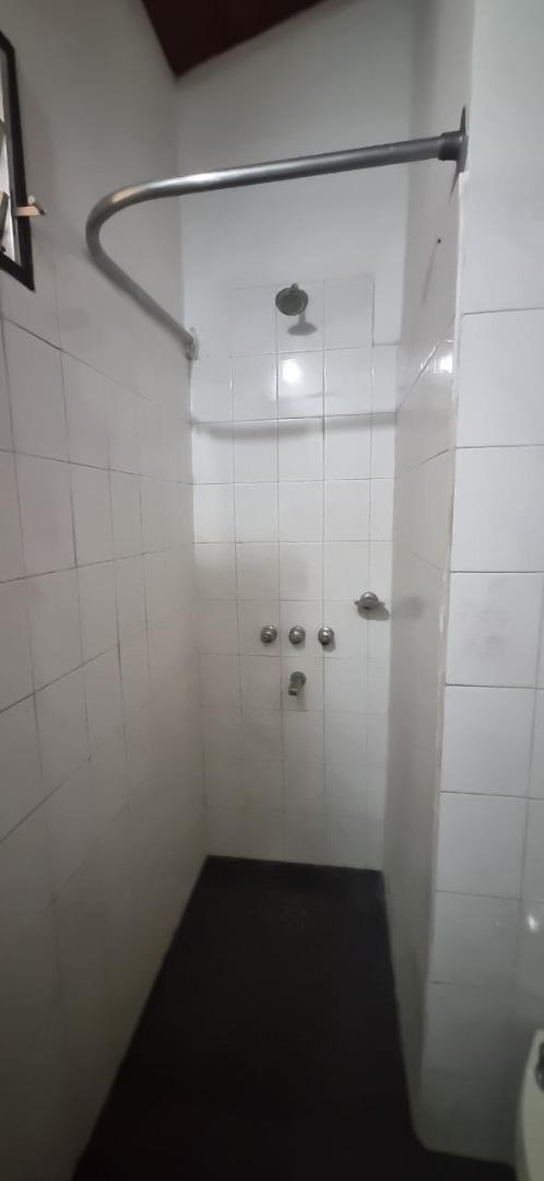 Casa en Alquiler con 1 cochera