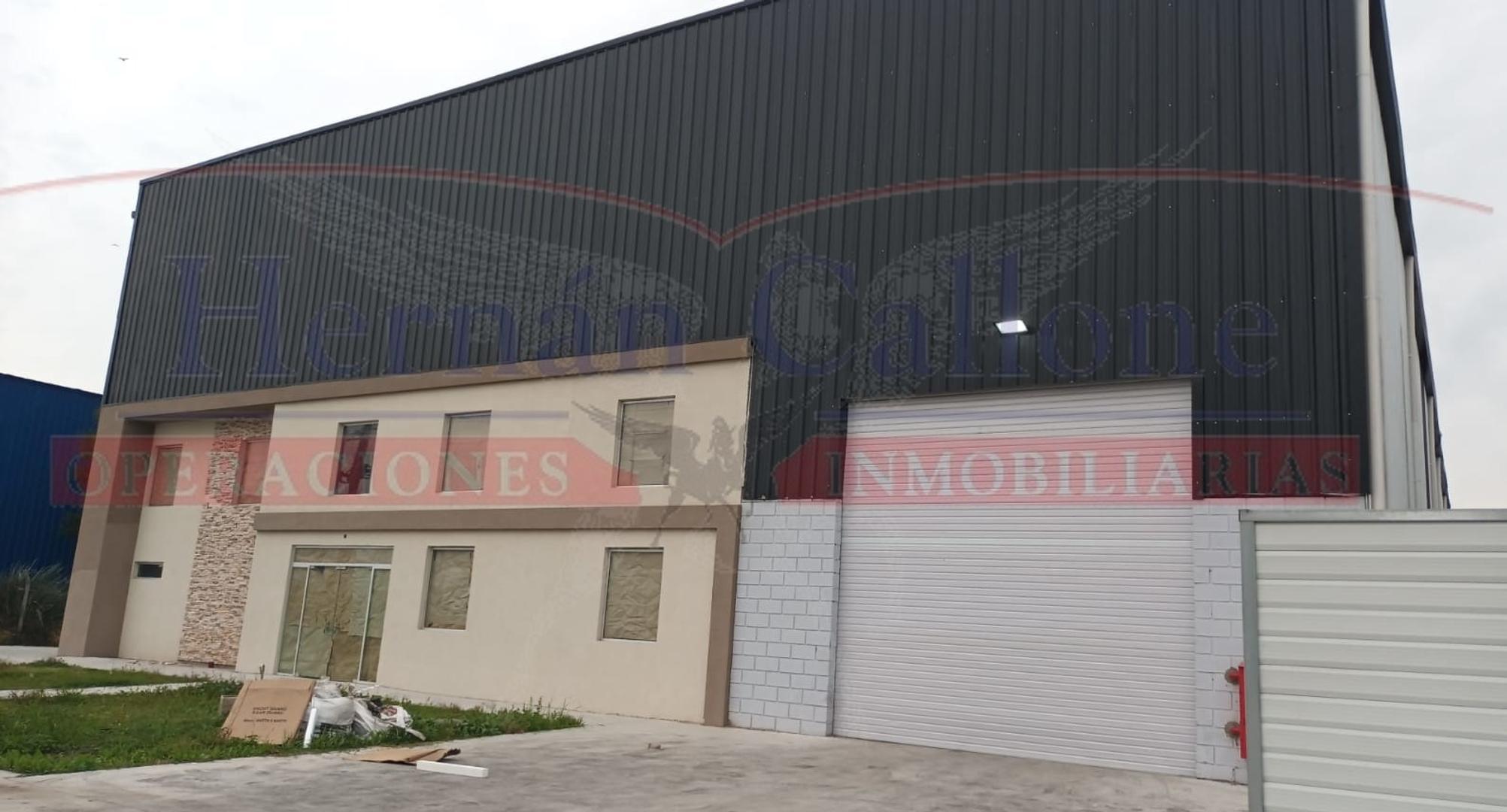 EXCELENTE NAVE DE 2500 M² EN EL PARQUE INDUSTRIAL