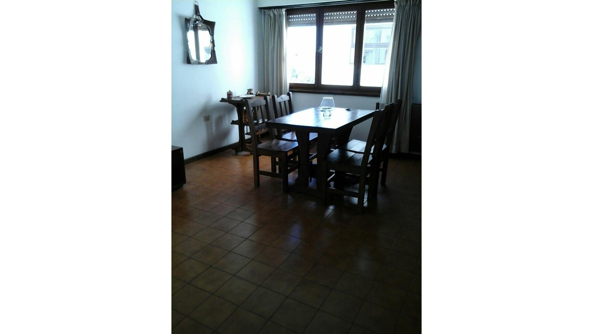 Dto. 1 amb. amplio divisible con cochera