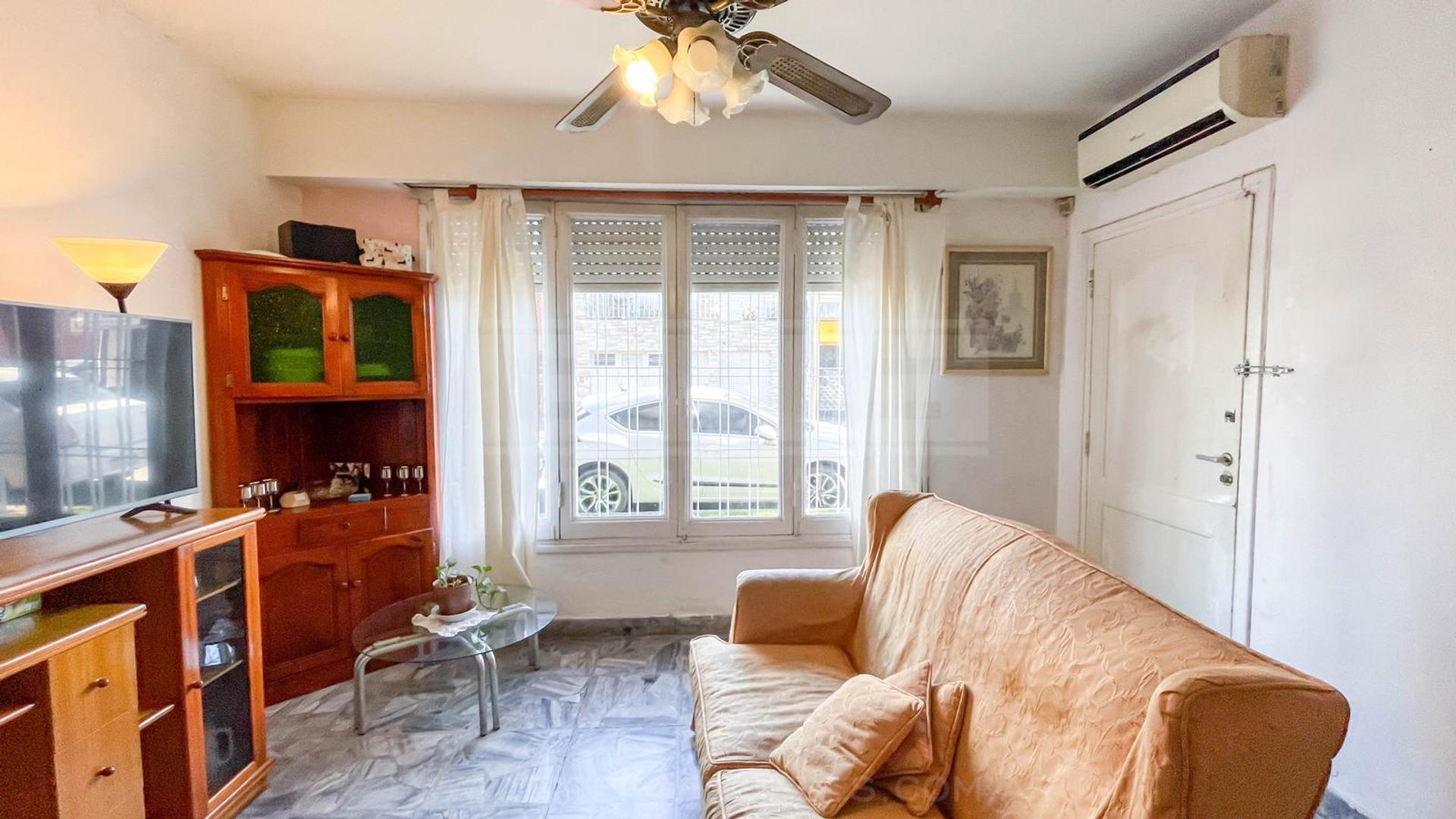 Francisco Borges  al 3100 entre O´Higgins  y Fray Justo Sarmiento