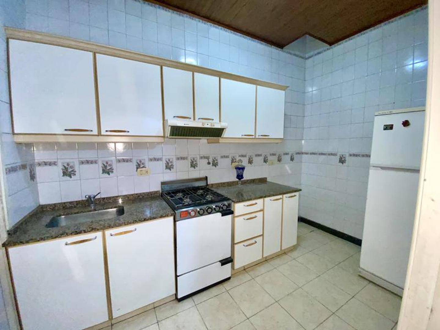 Depto Tipo Casa en Venta 50 años