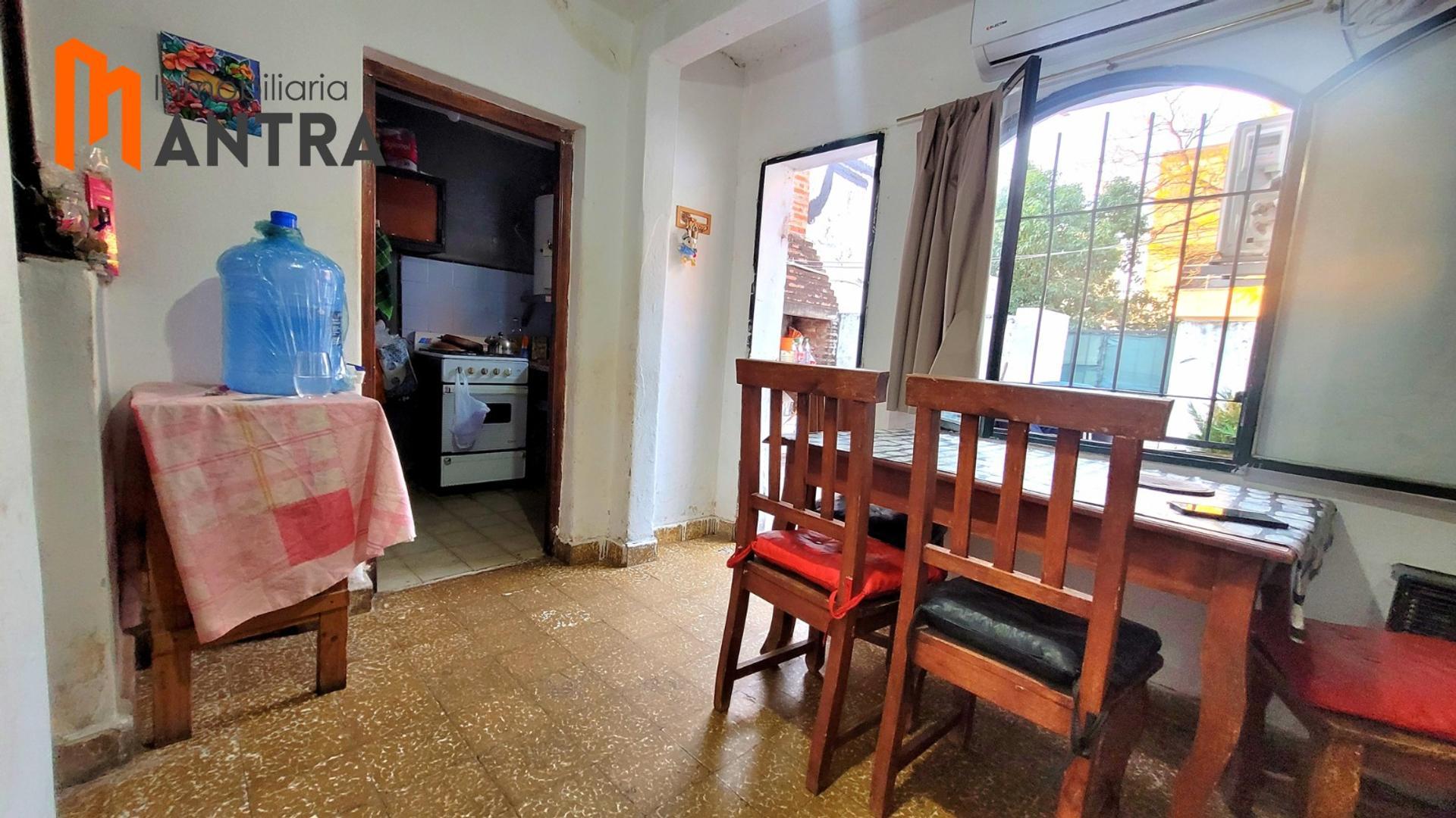 Casa 3 ambientes con 1 baño