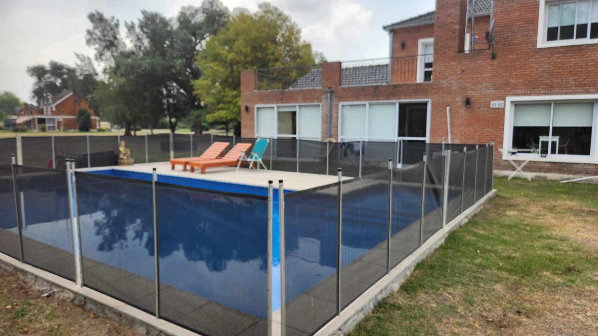 Chalet sobre golf. Oferta de contado