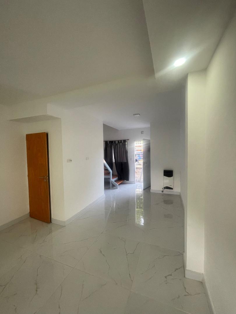 Depto Tipo Casa 3 ambientes con 2 baños