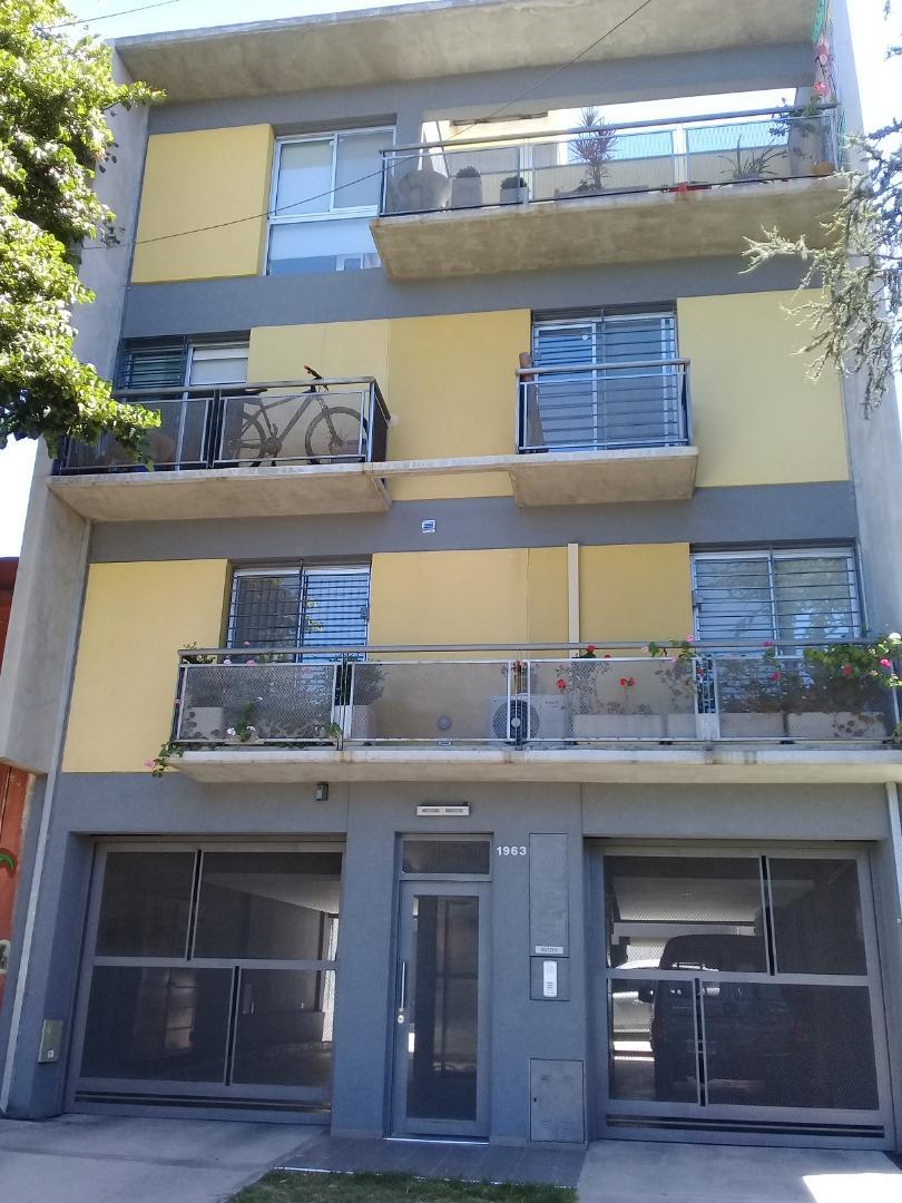 Quilmes Venta. Semipiso 2 amb c/ bacón y cochera.