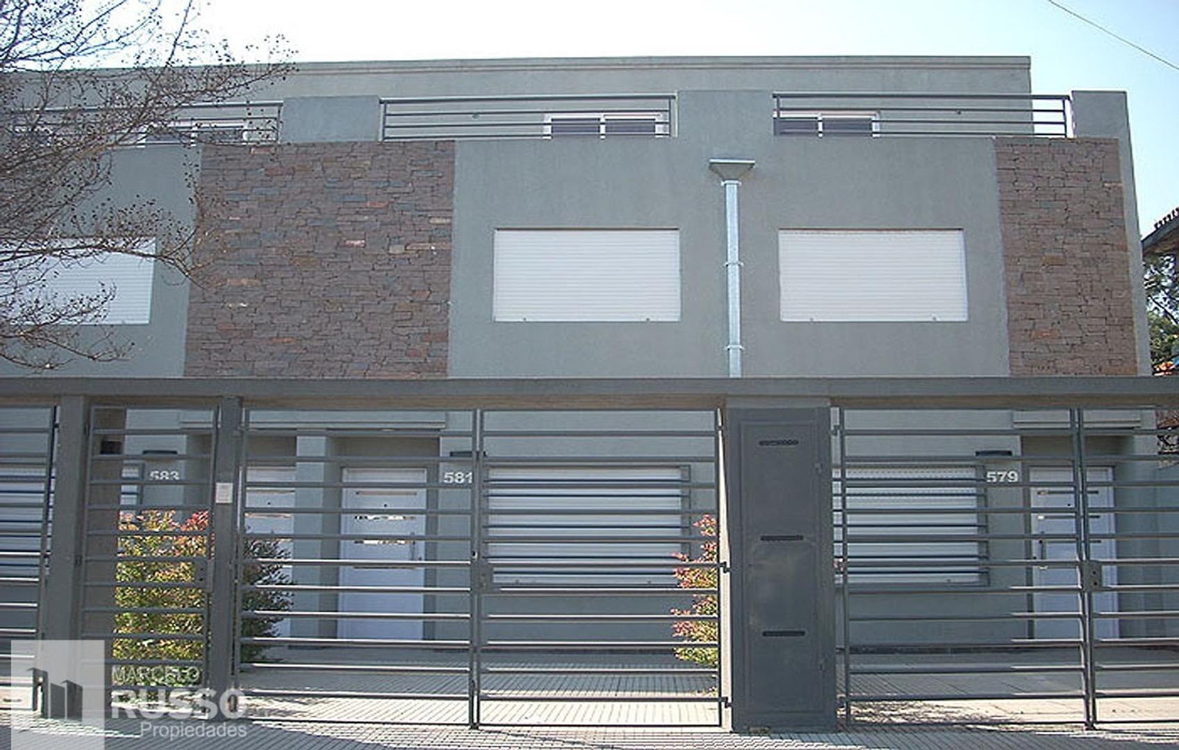 EXCELENTE TRIPLEX 4 AMBIENTES – PQUE. QUIRNO