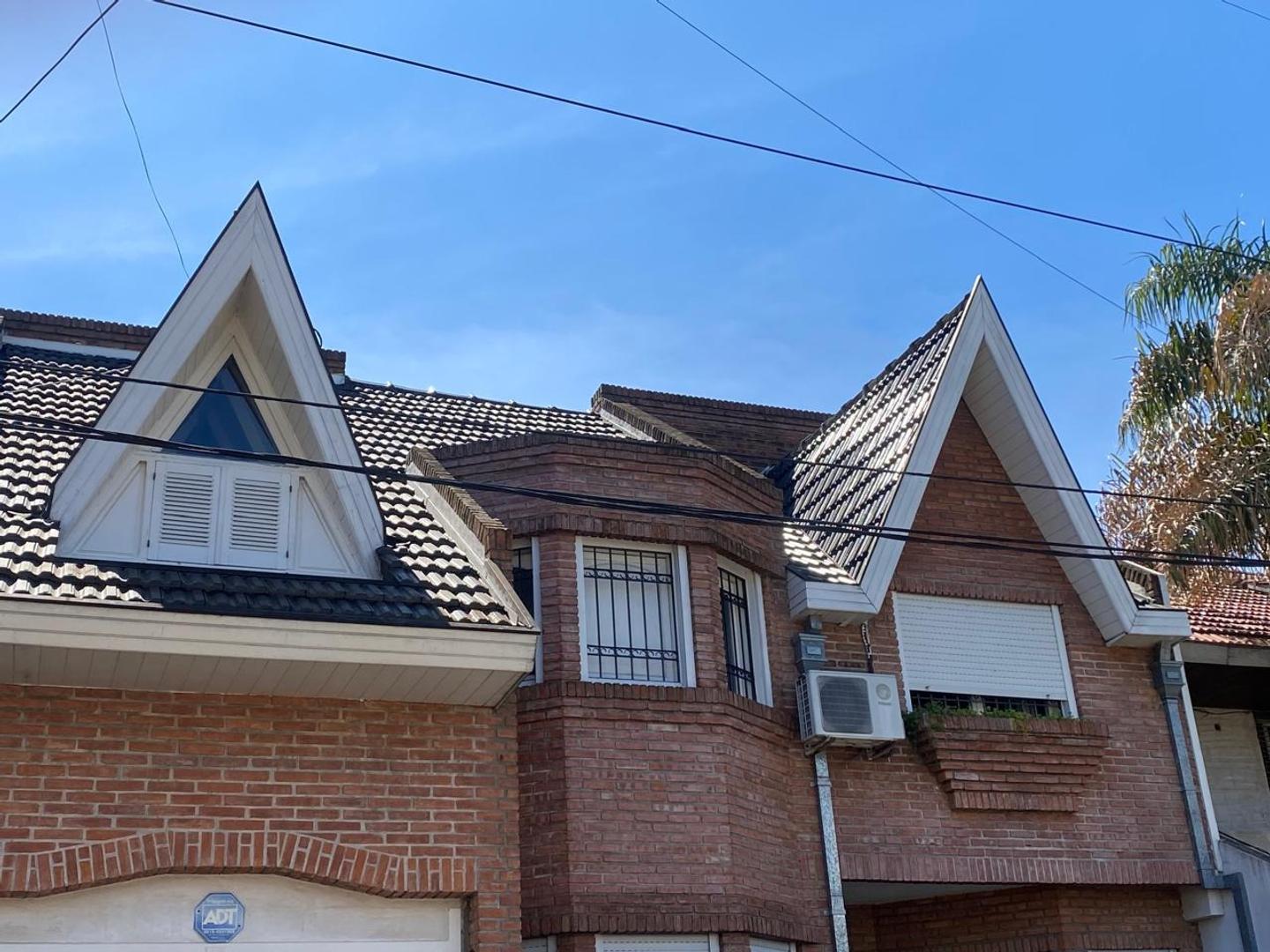 Atractiva Casa en Ramos Mejia con 5 ambientes