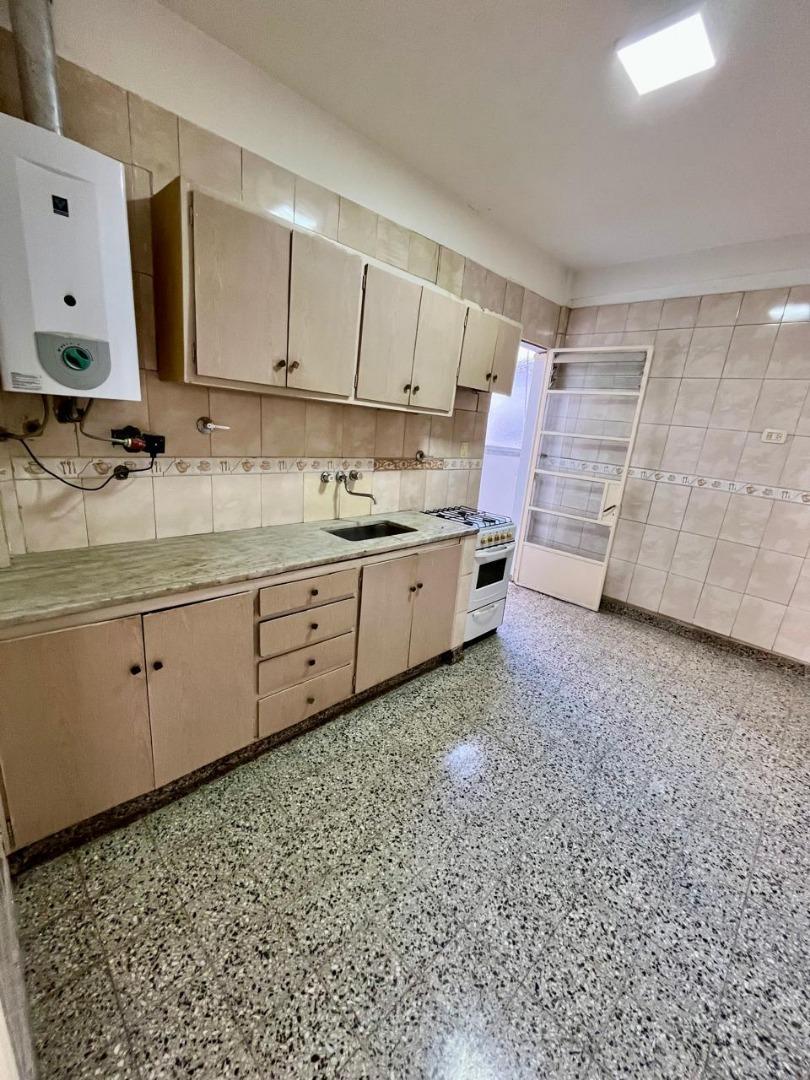 Departamento en Venta en Villa del Parque, USD 145.000