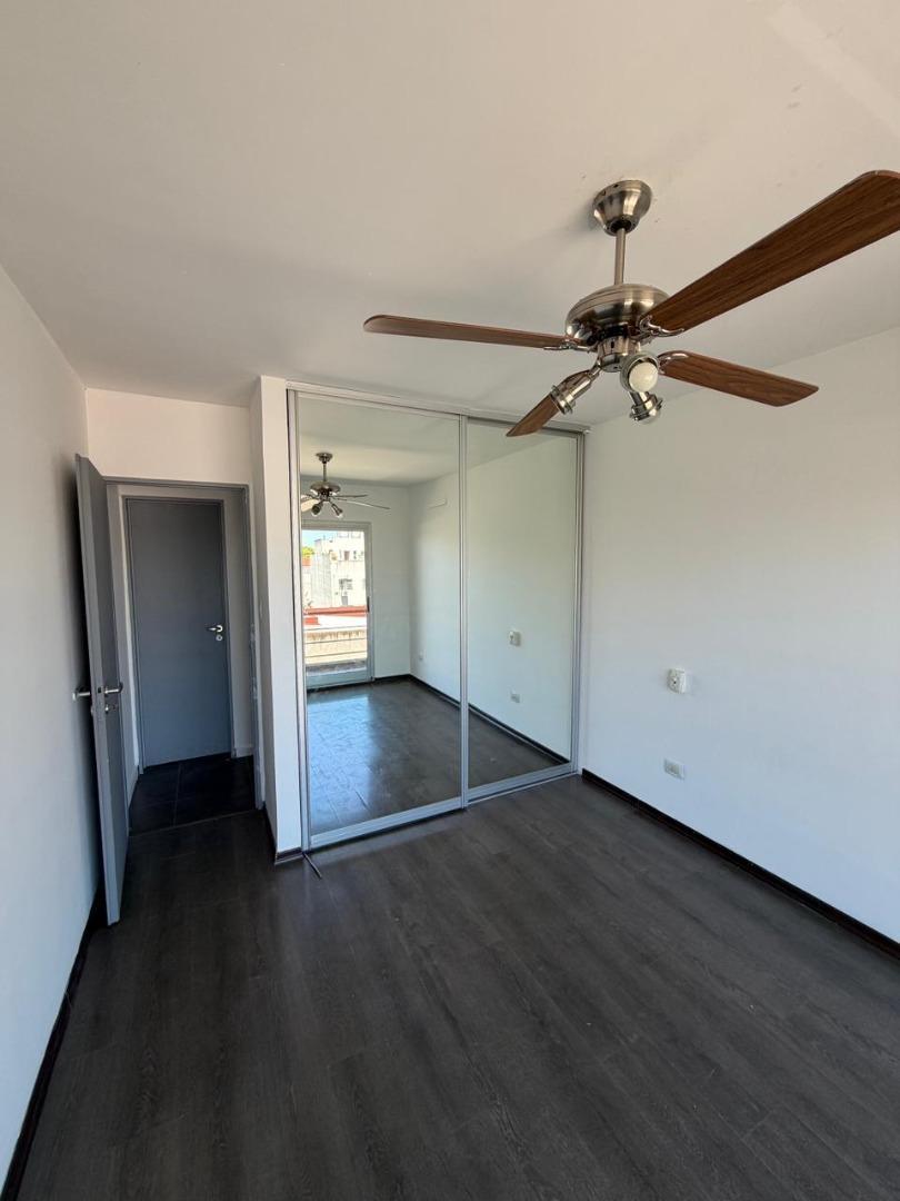 Departamento en Alquiler en Haedo, $ 600.000