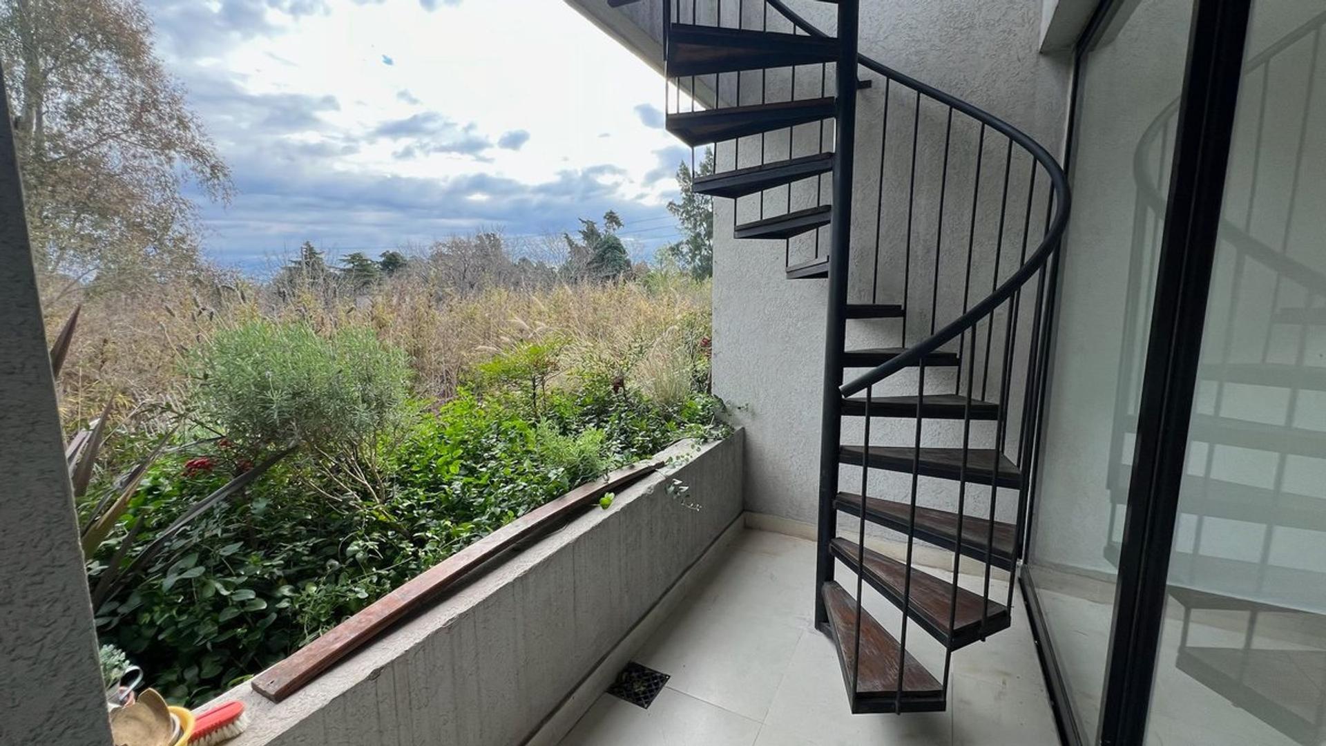 Casa 2 ambientes con 1 baño