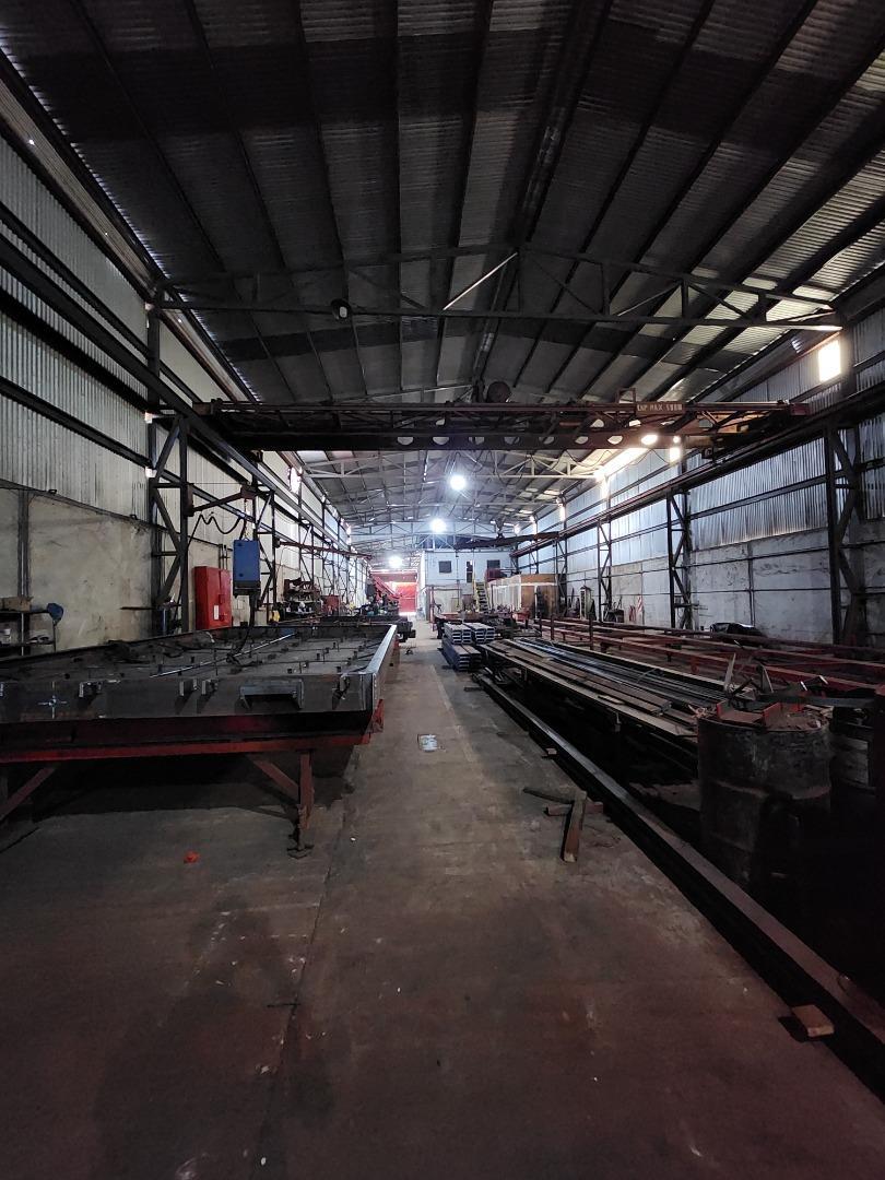 GALPÓN INDUSTRIAL ZONA ACCESO SUR SAN LORENZO.