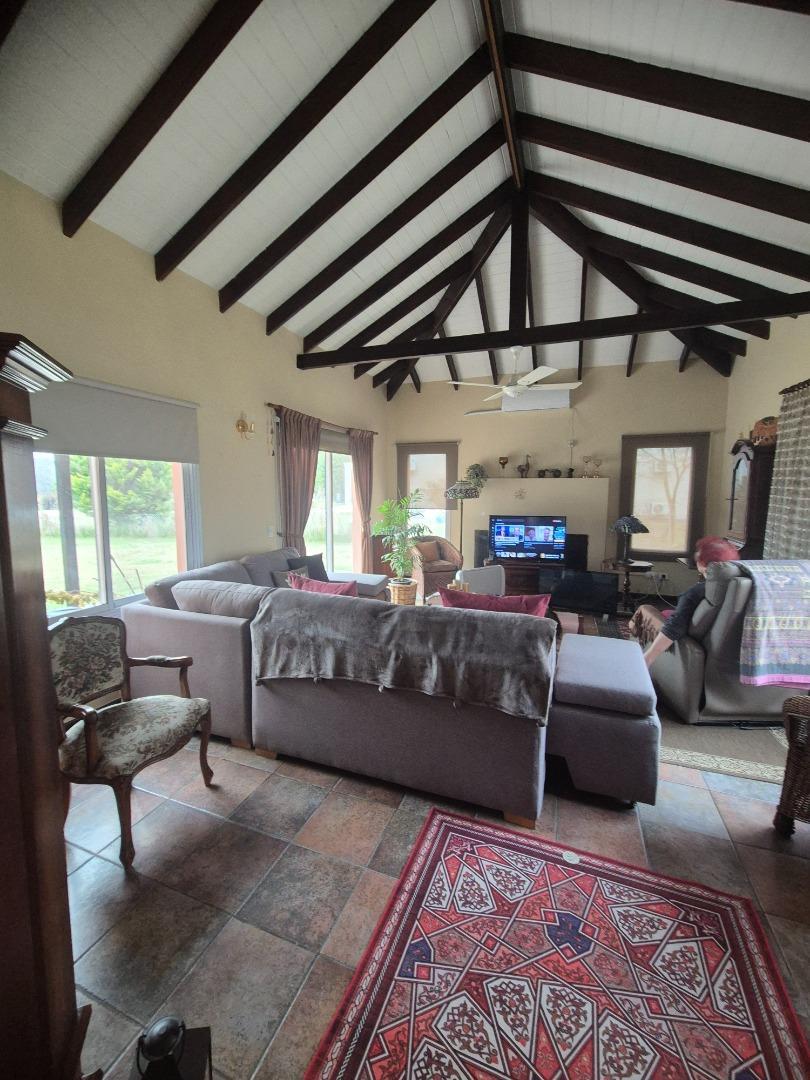 Casa 4 ambientes con 3 baños