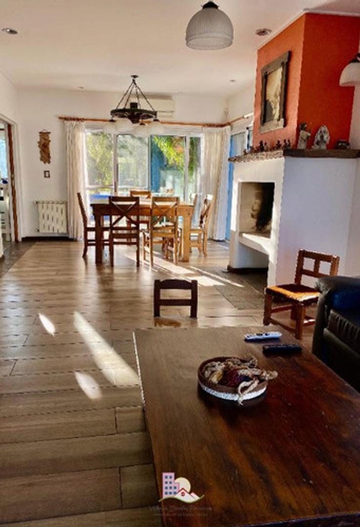 Casa 4 ambientes con 3 baños