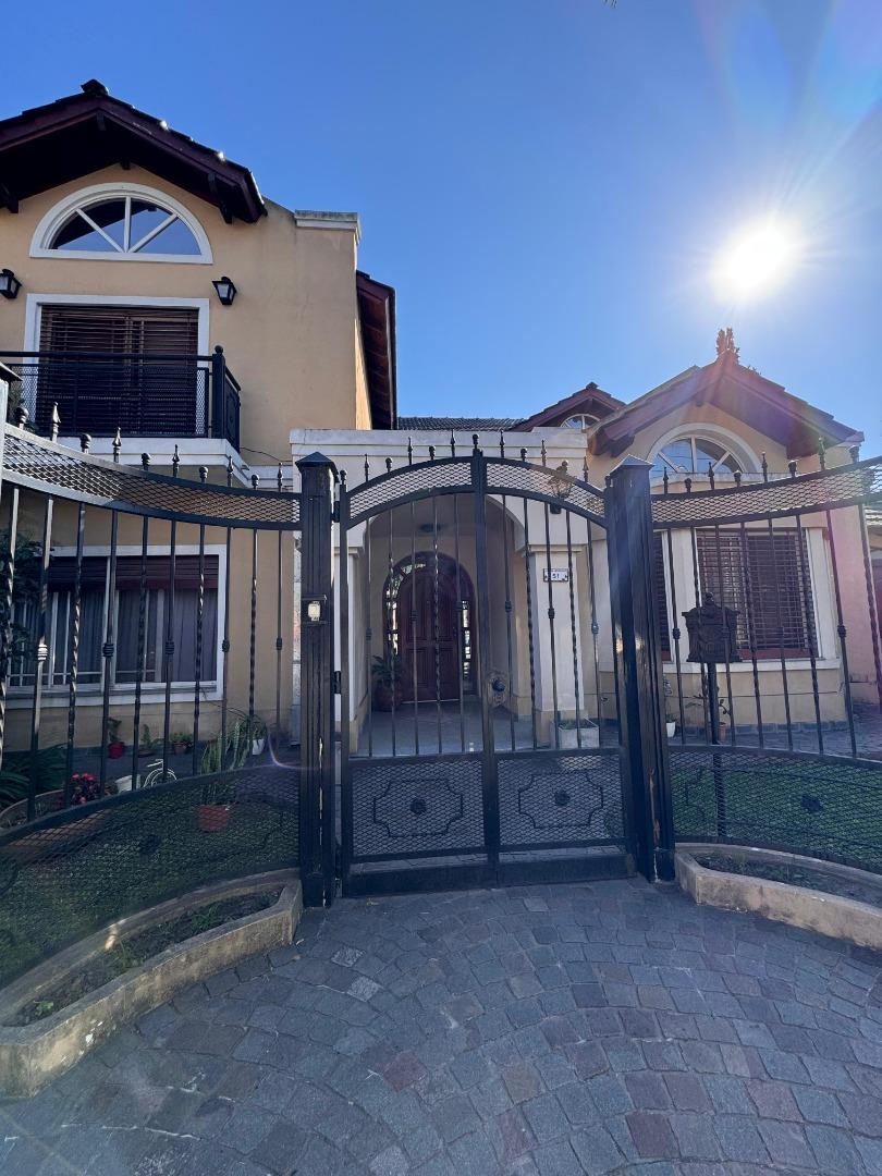 Casa 4 ambientes en Ituzaingó Norte