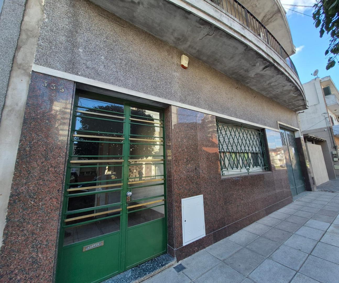 Carlos Tejedor 335 , Piso 1