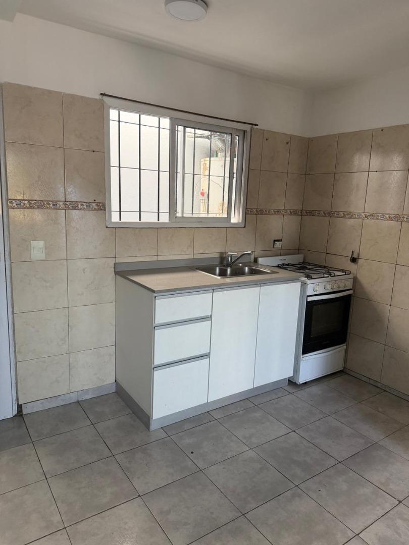 Dúplex de 3 ambientes en muy buena ubicación 